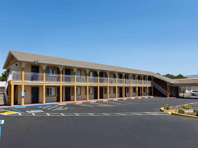 Days Inn By Wyndham Ukiah Extérieur photo