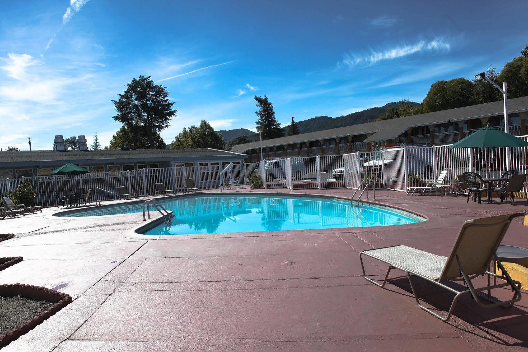 Days Inn By Wyndham Ukiah Extérieur photo