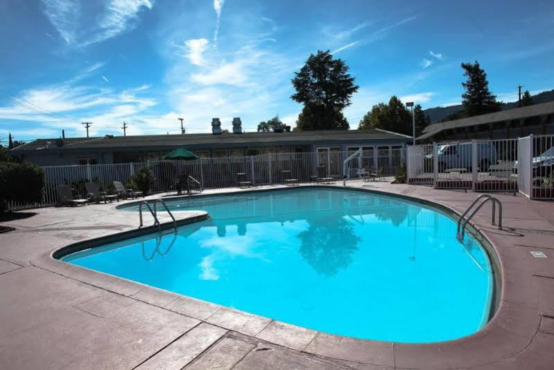 Days Inn By Wyndham Ukiah Extérieur photo